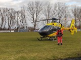 Helikopter Lotniczego Pogotowia Ratunkowego wylądował w Wierzbicy pod Radomiem. Co się stało?