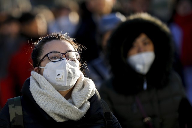 Alarm smogowy na Górnym Śląsku. Noszenie maseczek z filtrem HEPA pomaga oddychać czystszym powietrzem