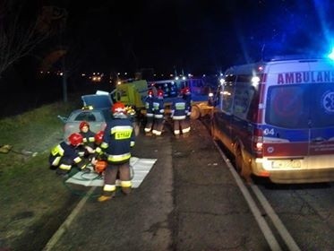 Wypadek pod Wrocławiem. Jedna osoba ranna, droga zablokowana