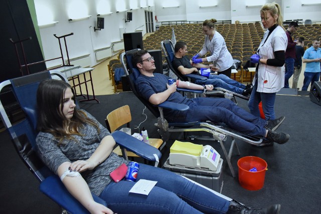 W czwartek 11 stycznia na Uniwersytecie Zielonogórskim odbyła się pierwsza akcja "Młoda krew ratuje życie" i okazała się być... niemałym sukcesem. Brawo!