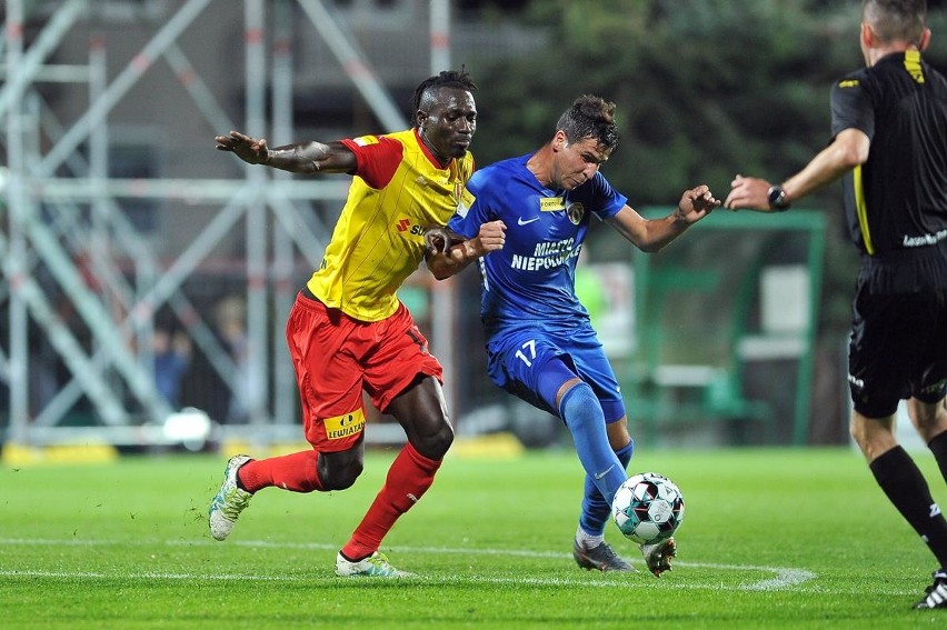 Fortuna 1 Liga. Maciej Bartoszek, trener Korony Kielce: -Dziękuję kibicom, którzy pojawili się na stadionie. Gramy dla nich