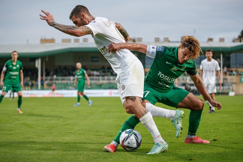 Warta Poznań - Zagłębie Lubin 0:2. Warta grała, a Zagłębie strzelało. Wielki mecz Dominika Hładuna (Skrót, bramki, gole, wynik)