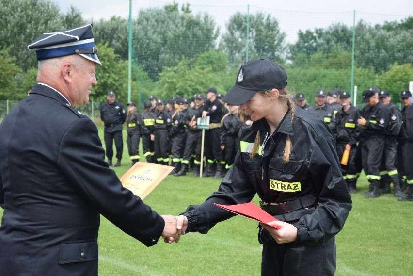 Bosutów i Poskwitów to najlepsze drużyny strażackie w powiecie krakowskim. Zawody sportowo-pożarnicze [ZDJĘCIA]