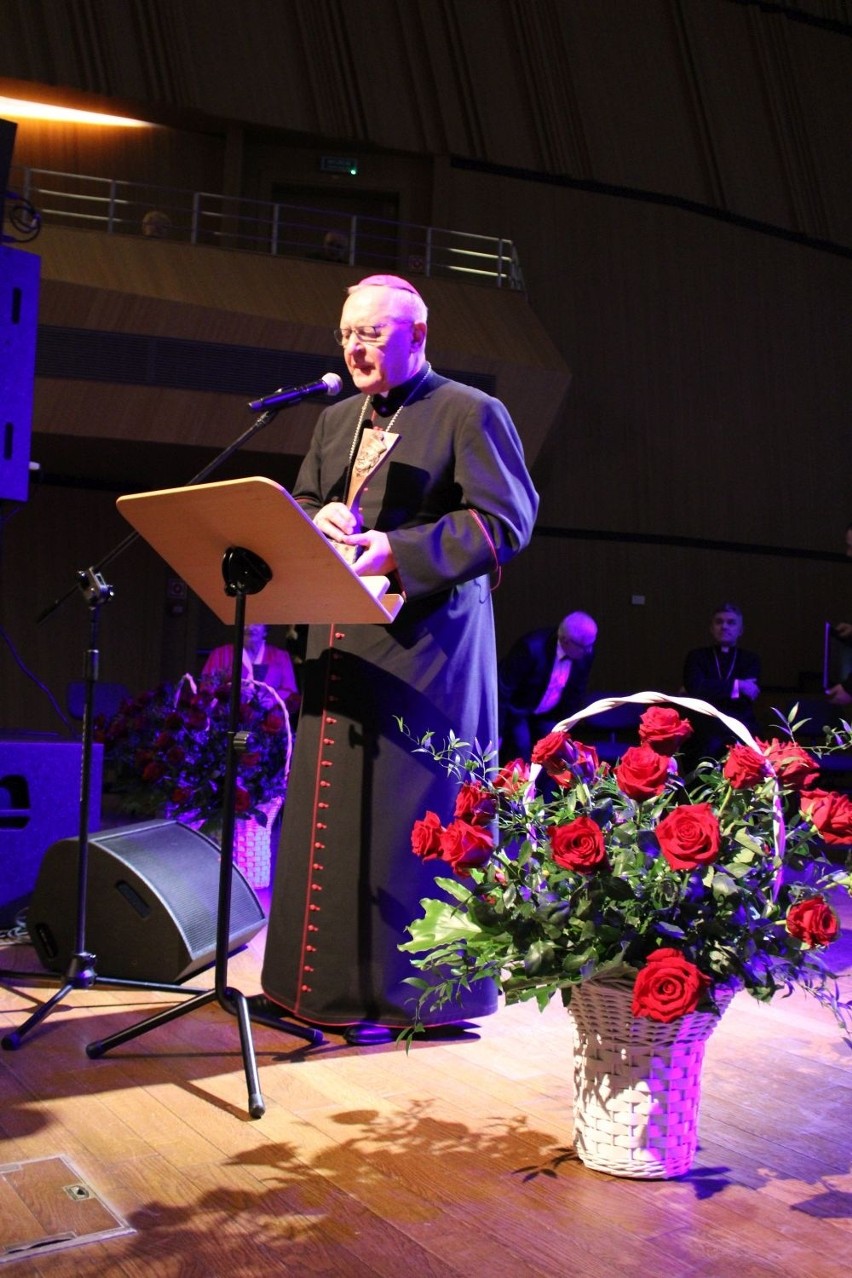 Biskup senior Edward Dajczak został doceniony specjalnym...