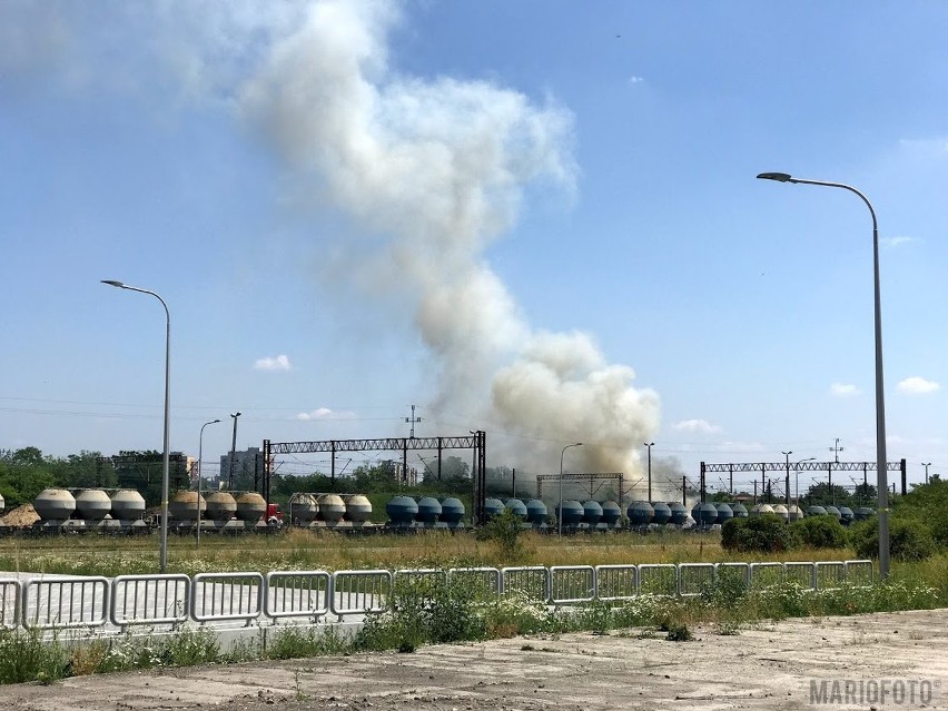 Sterta podkładów kolejowych paliła się w Opolu.