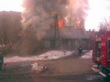 Pożar domu przy ulicy Poleskiej. Strażacy już go gaszą.
