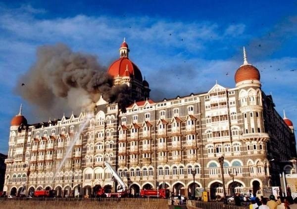 Zamach terrorystyczny w Mumbaju w 2008 roku - 175 ofiar,...