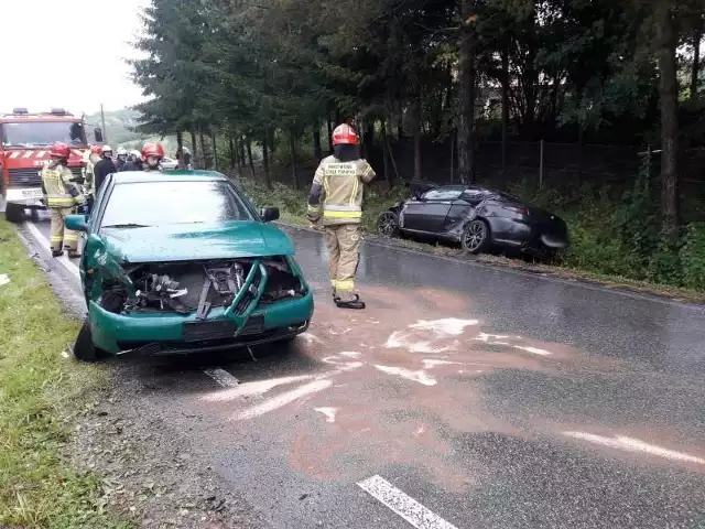 W wypadku w Długołęce-Świerkli ucierpiały dwie osoby