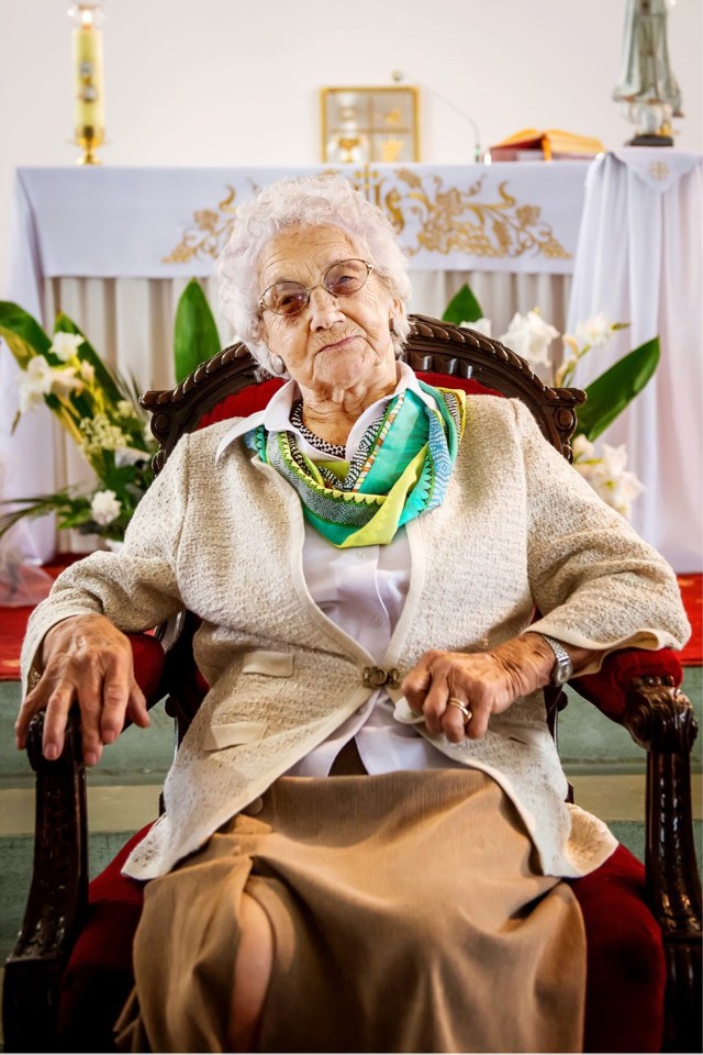Pani Jadwiga Łosiakowska skończyła 100 lat. Do wielu serdecznych życzeń dołączamy także nasze: dużo zdrowia!