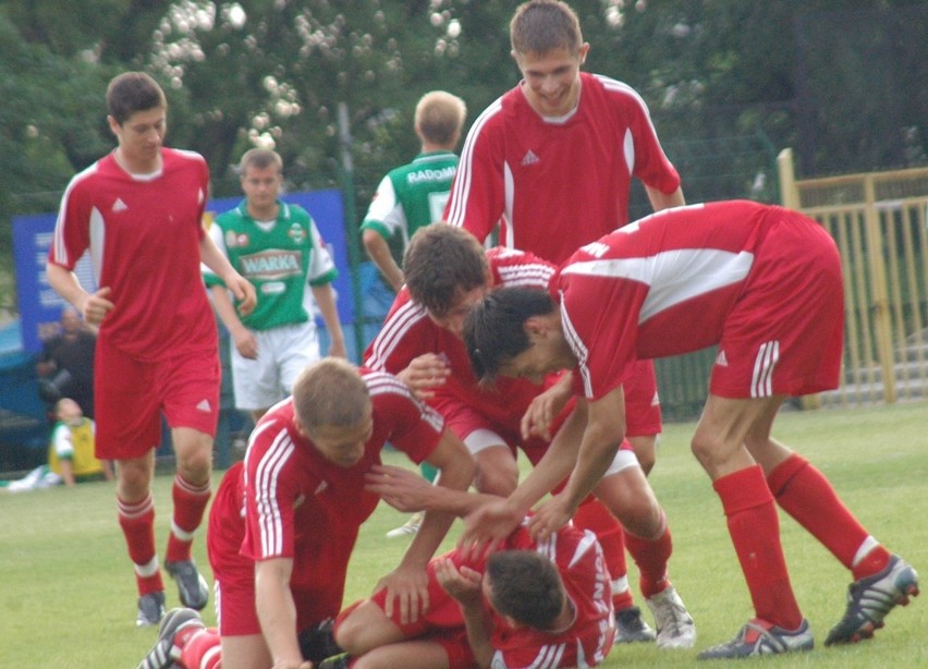 Robert Lewandowski w 2007 roku grał na stadionie Radomiaka przy ulicy Struga w barwach Znicza Pruszków. MAMY KILKA ZDJĘĆ