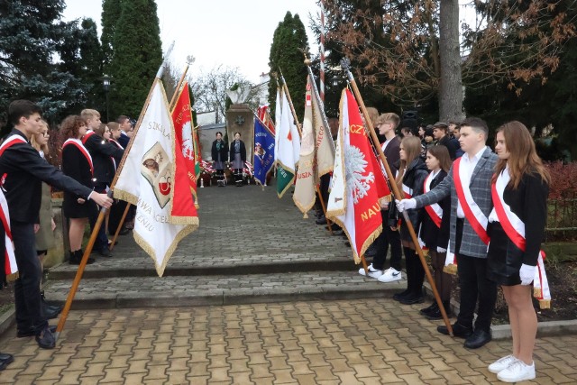 Obchody w Zwoleniu zainaugurowała patriotyczna msza święta, zaś zakończyło odsłonięcie muralu.