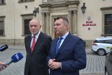 Rozbudowa sieci gazowej w Krakowie i wokół miasta pomoże w walce ze smogiem? Wspólna deklaracja europosła i radnego