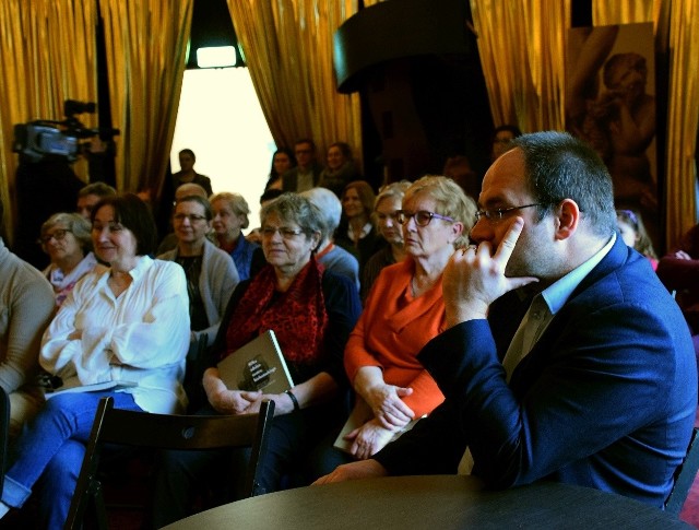 Budynek, w którym mieści się Teatr Dramatyczny ma 80 lat. Właśnie wyszła książka „Kilka odsłon białostockiego teatru” oraz ruszyło Archiwum Cyfrowe.