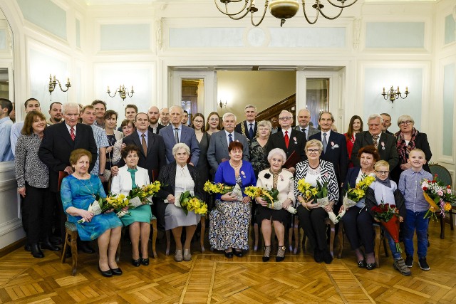 Kolejne pary świętowały w Czeladzi złote i diamentowe gody Zobacz kolejne zdjęcia/plansze. Przesuwaj zdjęcia w prawo naciśnij strzałkę lub przycisk NASTĘPNE