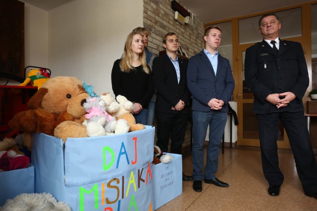 Strażacy przekażą zebrane maskotki dzieciom, które zostały poszkodowane w zdarzeniach losowych
