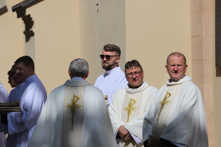 Diecezja kielecka ma sześciu nowych diakonów. W tym ważnym wydarzeniu uczestniczyli biskupi, wielu kapłanów, rodziny diakonów 