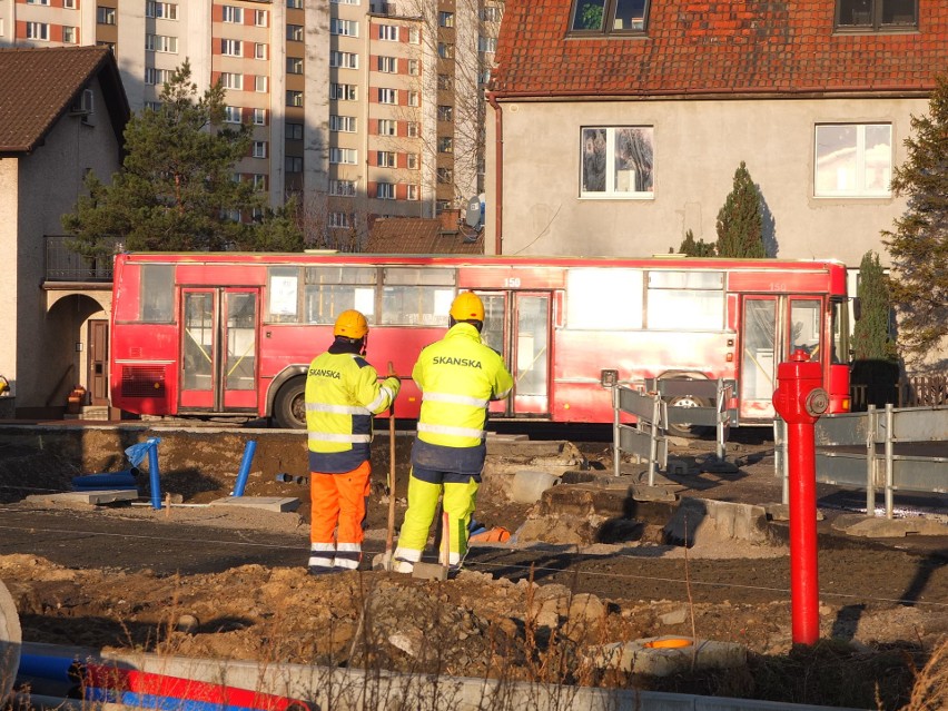 20 stycznia miał się skończyć remont Niemodlińskiej w Opolu. Skanska chce wydłużyć prace do czerwca