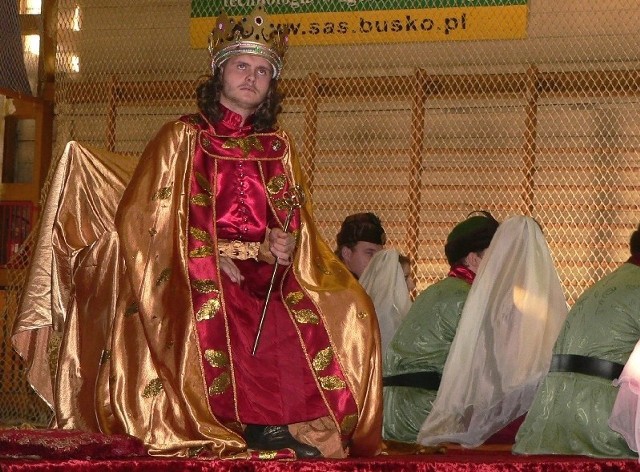 "Buski" Kazimierz Wielki - w roli monarchy Dawid Opałka - gościł na piątkowej gali w "budowlance".