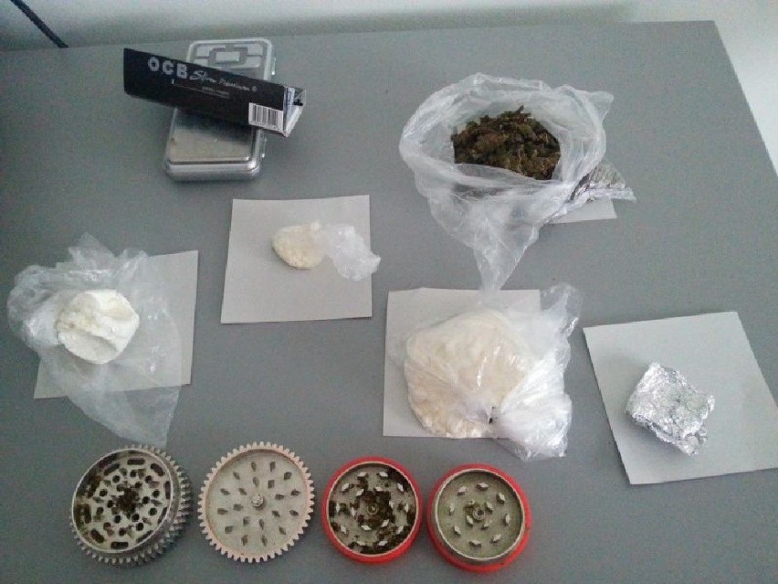 80 gramów narkotyków w mieszkaniu 22-latka ze Skarżyska-Kamiennej (zdjęcia)