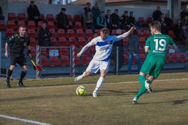 Maciej Domański zdobył obie bramki dla Puszczy w jej jesiennym, wygranym 2:1 meczu z Rozwojem