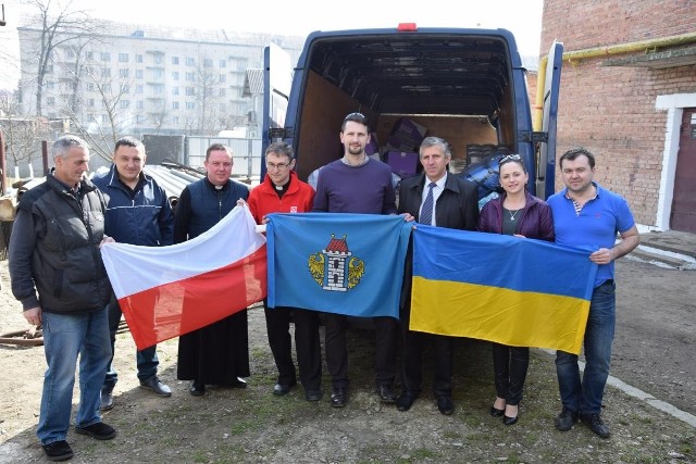 Mieszkańcy Oświęcimia w minionych latach wielokrotnie wspierali Sambor, m.in. w 2015 roku, gdy przekazano dary (na zdjęciu) także dla uchodźców ze wschodniej Ukrainy