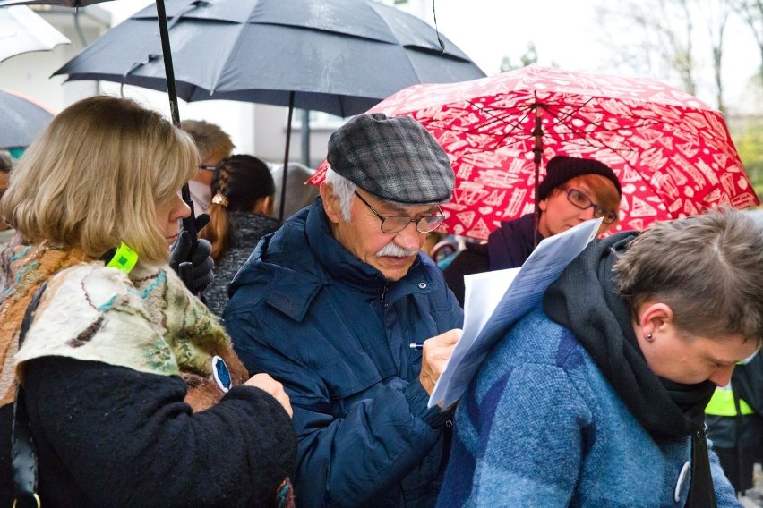 Strajk Kobiet. Kobiety nie składają parasolek. Walka trwa (zdjęcia)