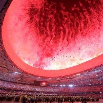 Na trybunach stadionu olimpijskiego zasiadło 91 tysięcy...