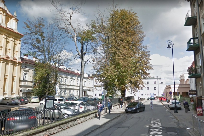 Kolejne drzewo wycięte w centrum Lublina. „Aż serce boli, jak się na to patrzy”
