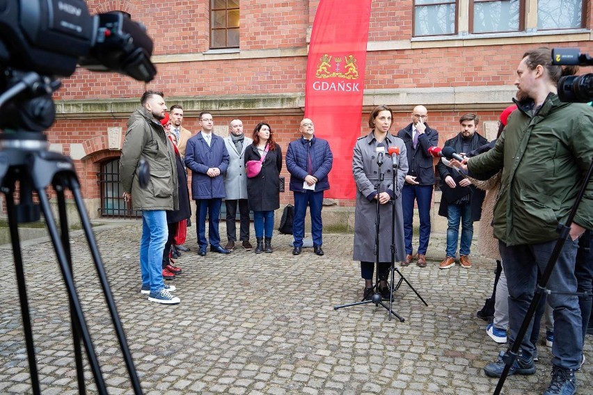 30.03.2023 gdansk. konferencja prasowa wladz gdanska pod...
