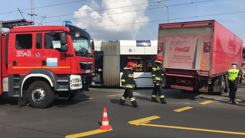 Wypadek na rondzie tymczasowym na ul. Energetyków.