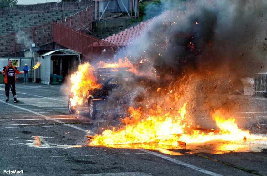 Ekipa kaskaderów w Jastrzębiu: Wybuchy i dużo ognia