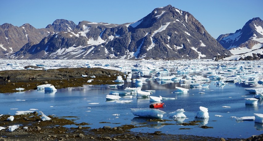 Najnowsze badania: Arktyka ociepla się dwa do czterech razy...
