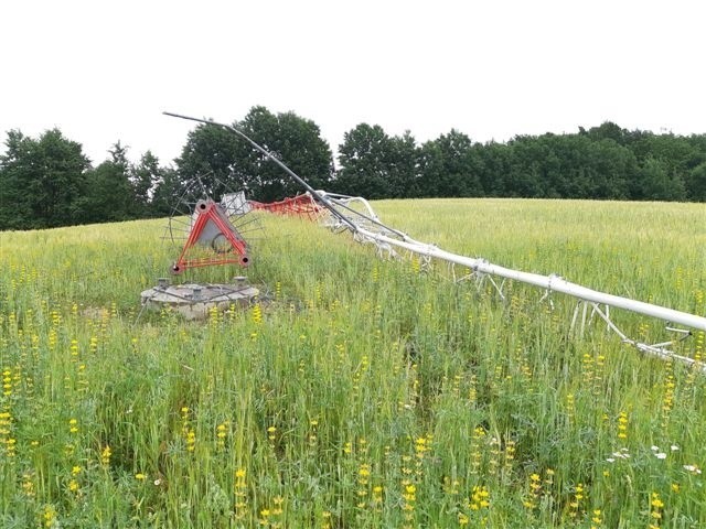 Ktoś zniszczył maszt pomiarowy dla projektu farmy wiatrowej w Wyczechowie w gminie Somonino?
