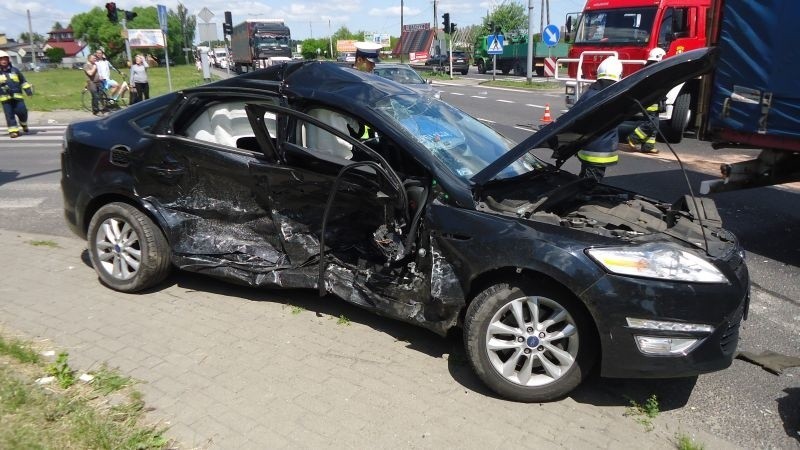 Wypadek w Tuszynie. 5 osób rannych. OBJAZDY, UTRUDNIENIA, KORKI [zdjęcia]
