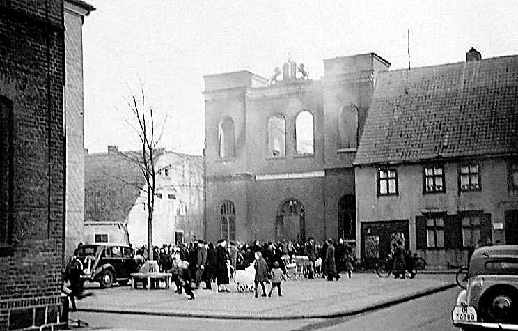 Archiwalne zdjęcie synagogi w Szczecinku.
