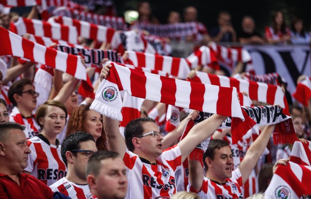 Asseco Resovia Rzeszów pokonała Lotos Trefl Gdańsk 3:1 (25:18, 25:17, 17:25, 25:17).