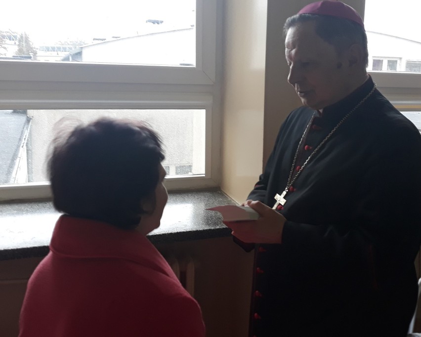 Biskup radomski Henryk Tomasik modlił się w intencji...