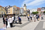 Rybnik zbiera podpisy dla Rafała Trzaskowskiego. Na rynku długa kolejka mieszkańców