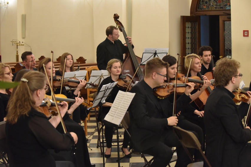 Polish Art Philharmonic zagrała w myślenickim sanktuarium. W maju jeszcze ją usłyszymy w Myślenicach