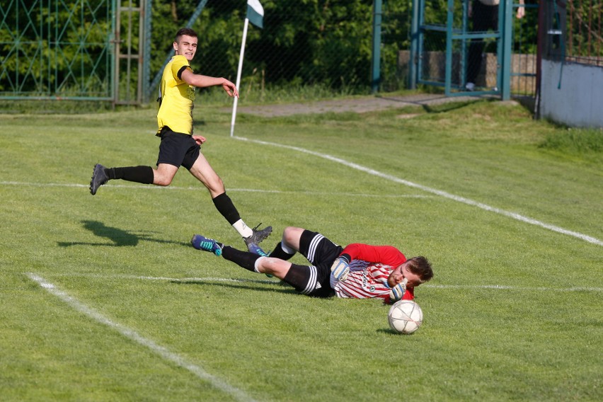 LKS Trzebownisko pokonał u siebie Włókniarza Rakszawa 2:1