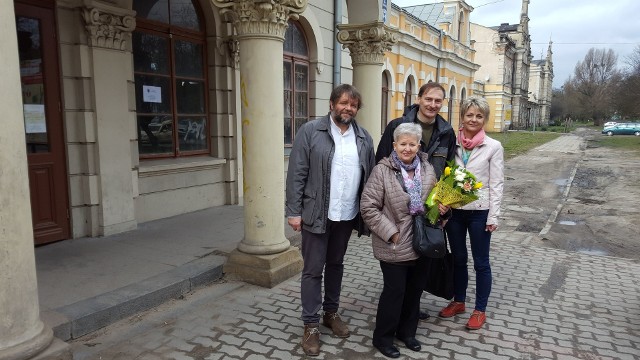 Obecny rok ogłoszono w Aleksandrowie Kujawskim Rokiem Edwarda Stachury. Urodzony we Francji w rodzinie polskich emigrantów poeta po powrocie jego rodziców do Polski zamieszkał w Łazieńcu, sąsiadującym z Aleksandrowem Kujawskim. >> Najświeższe informacje z regionu, zdjęcia, wideo tylko na www.pomorska.pl 