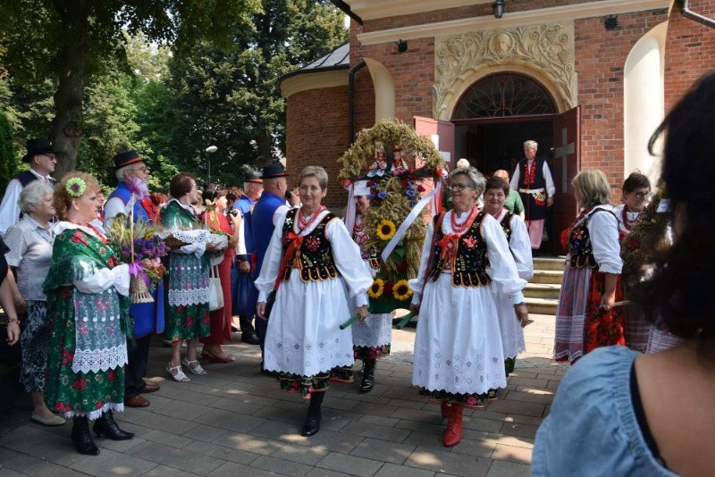 Bolechowice gościły gospodarzy z całej gminy. Podzielili dożynkowy chleb