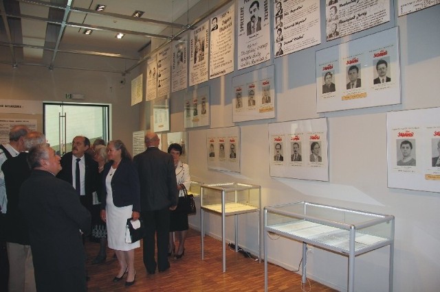 Na wystawie w Muzeum Narodowym Ziemi Przemyskiej można oglądać eksponaty z pierwszych, wolnych wyborów lokalnych.