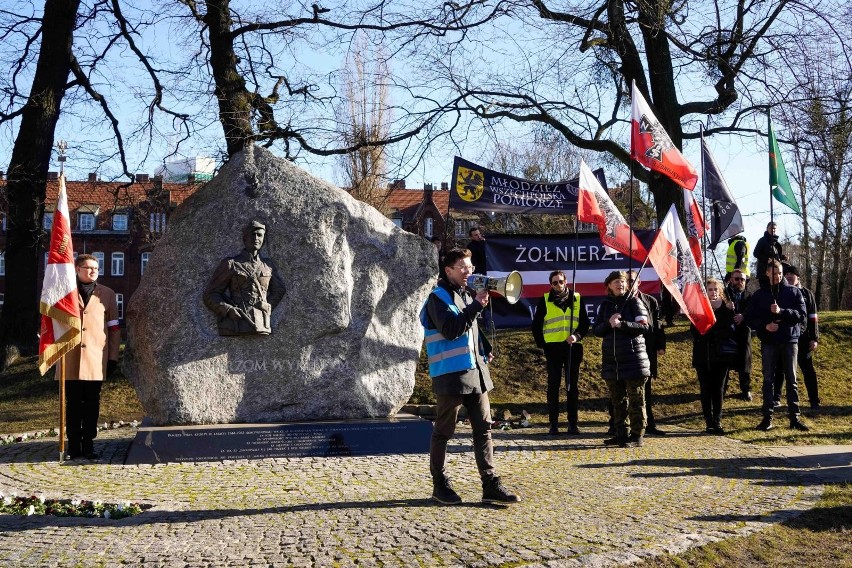 Marsz upamiętniający Żołnierzy Wyklętych przeszedł ulicami Gdańska. "Bóg, Honor i Ojczyzna" 27.02.2022 r.