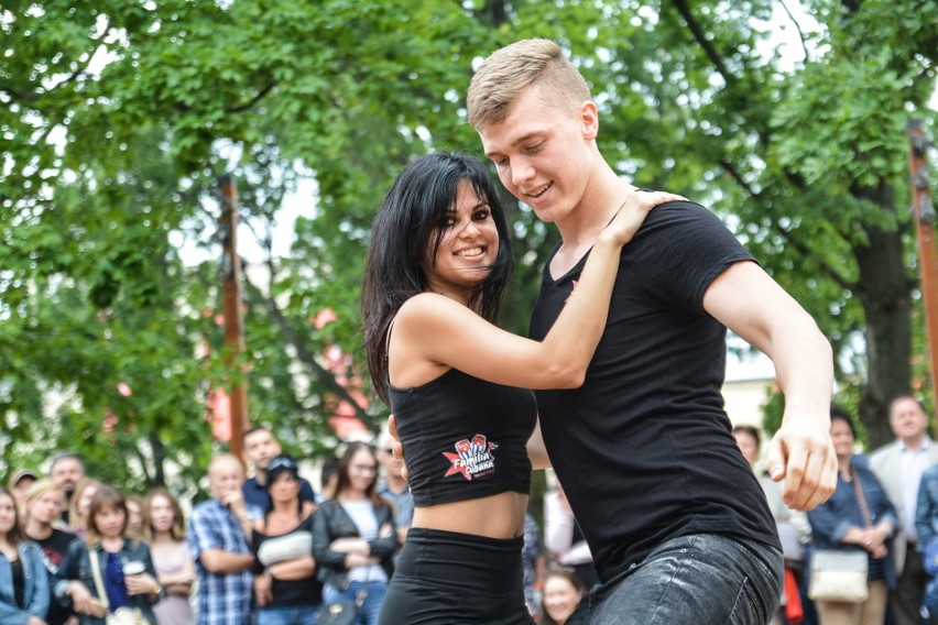 Pokaz taneczny na placu Litewskim w Lublinie (ZDJĘCIA, WIDEO)