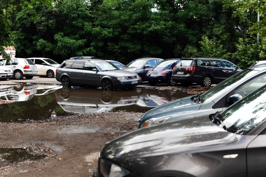 Kraków. Gmina pozbywa się działek, gdzie mieszkańcy domagali się parków