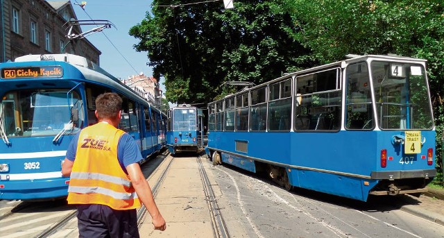 Z powodu sobotniego wykolejenia tramwaju linii 4 na ul. Dunajewskiego ruch został zatamowany przez prawie godzinę