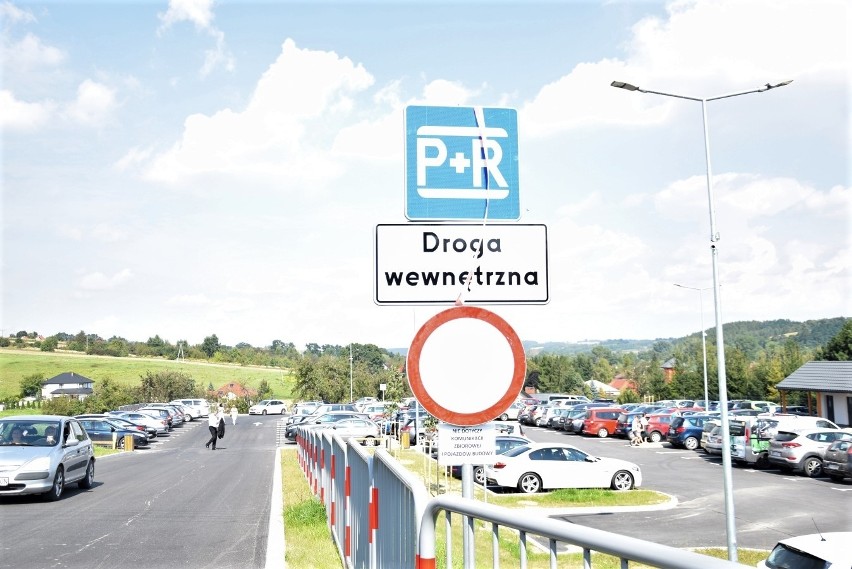 Nowy park&ride w Michałowicach już służy mieszkańcom gminy