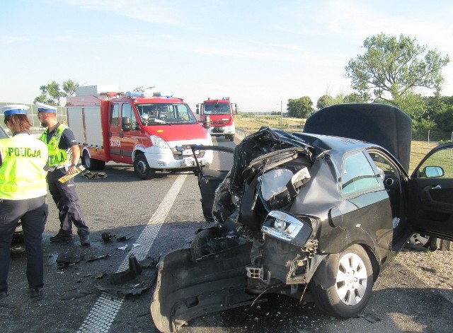 Do sądu trafił akt oskarżenia w sprawie wypadku, w którym zginęła 10-miesięczna dziewczynka. Jej ojciec zatrzymał swoje auto, aby udzielić pomocy ofiarom innego zdarzenia drogowego.WIĘCEJ SZCZEGÓŁÓW NA KOLEJNYCH STRONACH >>>>>>Zobacz także: Matka Olusia oskarżona. "Wyszła na 20 minut, paliła, a dziecko krzyczało" - ustaliła prokuratura w Toruniu na podstawie zeznań świadkówCzytaj także: To była parafia w Toruniu o złej sławie. Teraz relikwie św. Rity przyciągają na Bielawy tłumy!