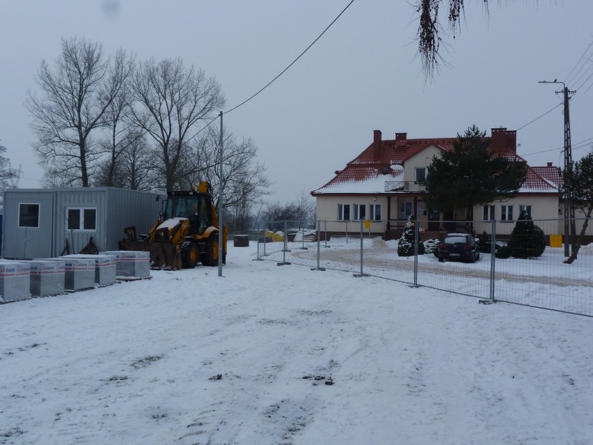 Rozpoczęły się prace budowlane przy rozbudowie szkoły w Rudzie Strawczyńskiej. Koszt inwestycji to blisko 4 miliony złotych